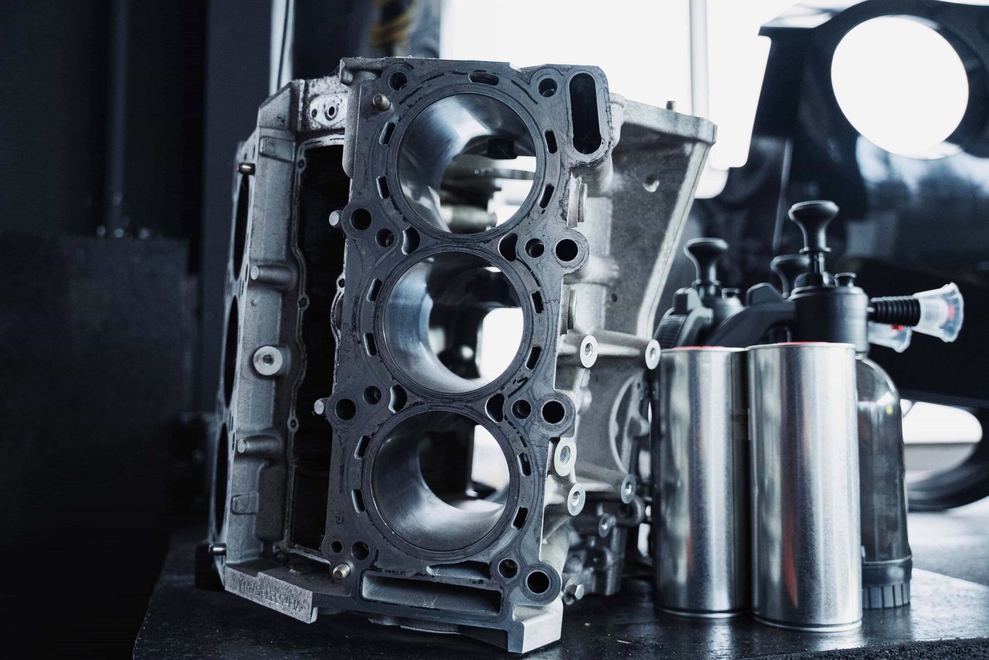 Motorblock in der Werkstatt